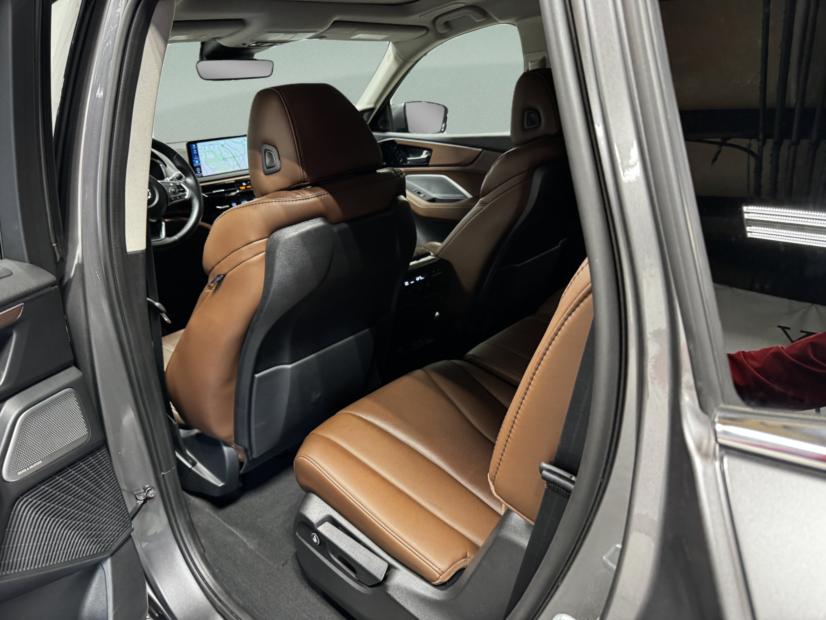 Certified 2025 Acura MDX w/ Technology Package AWD/4WD image 10