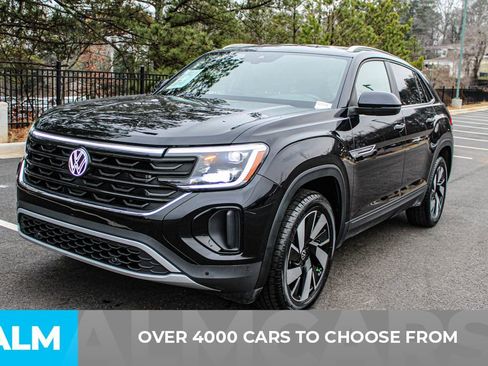 Used 2025 Volkswagen Atlas Cross Sport SE image 3