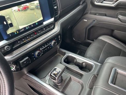 Used 2022 Chevrolet Silverado 1500 LTZ AWD/4WD image 26