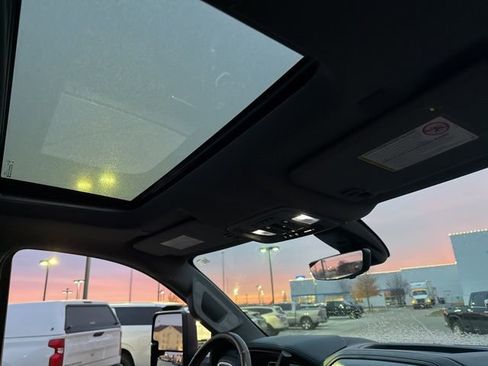 Used 2021 GMC Sierra 3500 Denali w/ Denali Ultimate Package image 33