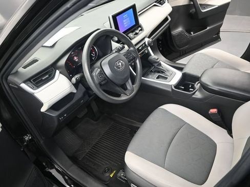 Used 2024 Toyota RAV4 XLE w/ Convenience Package FWD image 6
