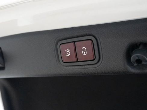 Used 2022 Mercedes-Benz E 450 4MATIC Sedan w/ Driver Assistance Package image 35