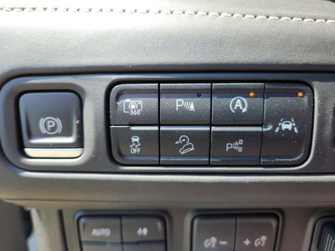 Used 2023 GMC Yukon XL Denali Ultimate image 15