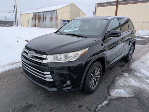 Used 2018 Toyota Highlander XLE image 4