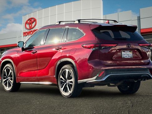 Used 2021 Toyota Highlander XSE image 5