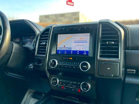 Used 2020 Ford Expedition Limited image 23