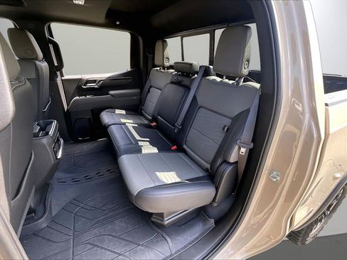 Used 2022 Chevrolet Silverado 1500 ZR2 w/ Technology Package AWD/4WD image 24