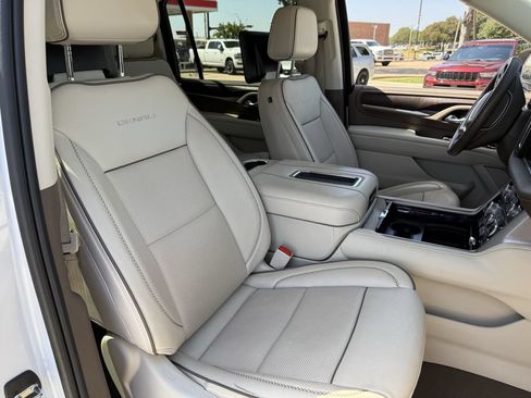 Used 2024 GMC Yukon XL Denali AWD/4WD image 27