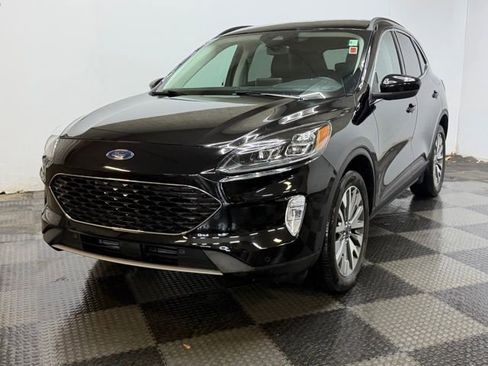 Used 2022 Ford Escape Titanium w/ Class II Trailer Tow Package image 5