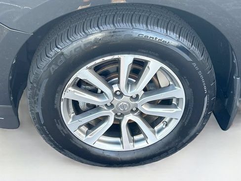 Used 2015 Nissan Pathfinder SL w/ SL Tech Package FWD image 39