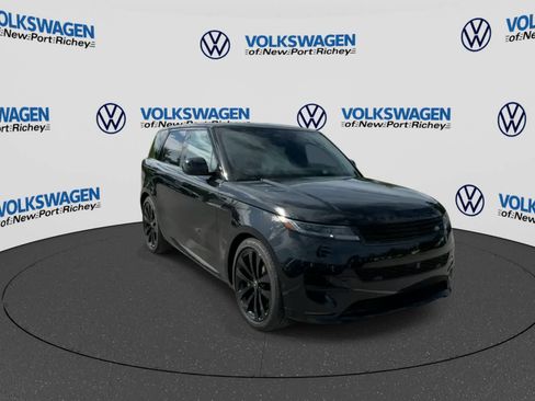 Used 2025 Land Rover Range Rover Sport Dynamic SE AWD/4WD image 2
