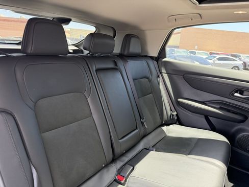Used 2025 Nissan Ariya FWD image 37