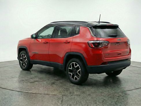 Used 2025 Jeep Compass Trailhawk image 6