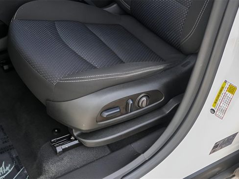 Used 2023 GMC Terrain SLE w/ Driver Convenience Package image 11