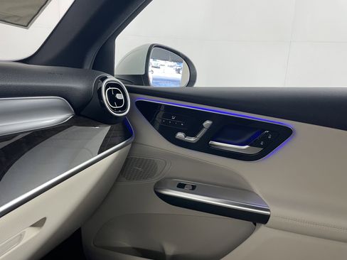 New 2026 Mercedes-Benz GLC 300 image 12
