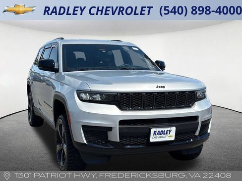 Used 2023 Jeep Grand Cherokee L Laredo AWD/4WD image 21