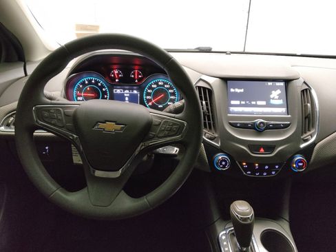 Used 2017 Chevrolet Cruze LT w/ RS Package image 22