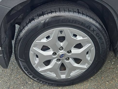 Used 2021 Subaru Forester AWD/4WD image 9