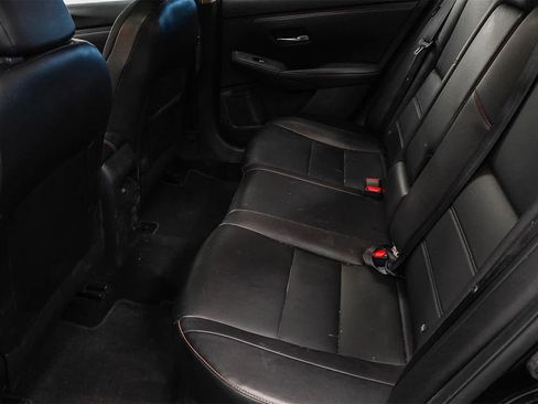 Used 2023 Nissan Sentra SR w/ SR Premium Package image 18