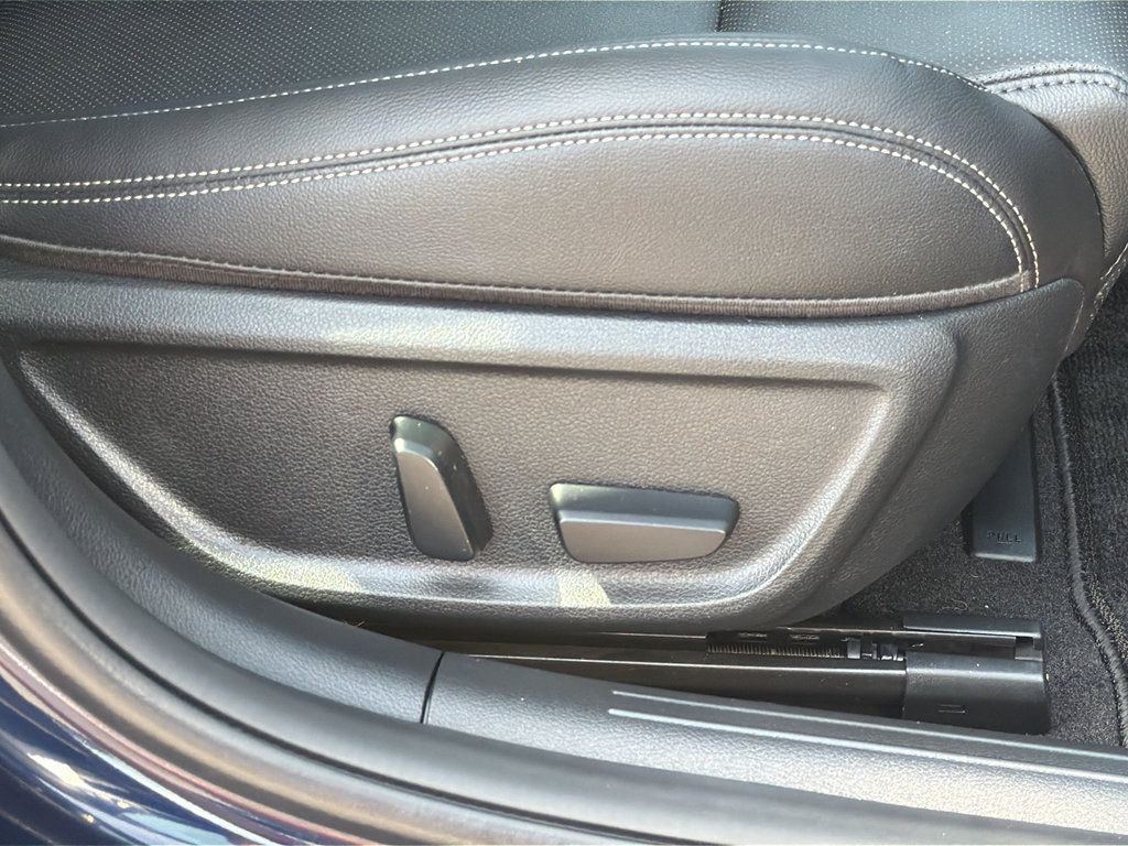 Used 2026 Genesis G70 2.5T RWD image 25