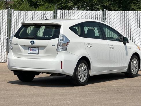 Used 2013 Toyota Prius V Three FWD image 4