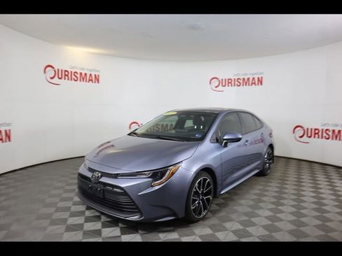 Used 2025 Toyota Corolla LE image 4