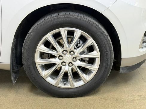 Used 2021 Buick Enclave Premium w/ Sun and Sites Package AWD/4WD image 4