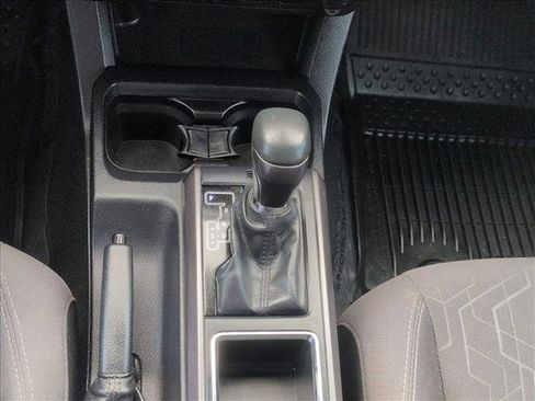 Used 2018 Toyota Tacoma TRD Sport image 12