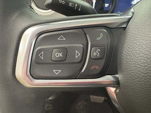 Used 2025 Jeep Wrangler Unlimited Sahara w/ Safety Group AWD/4WD image 10