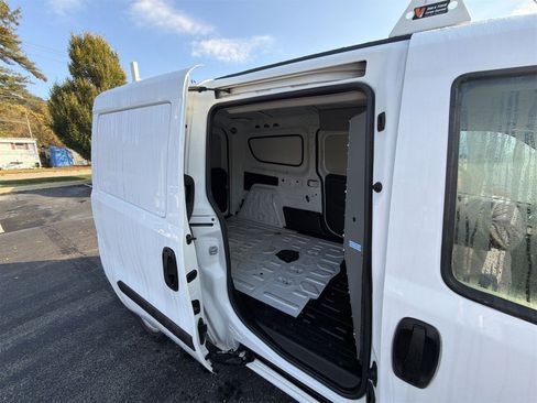 Used 2019 RAM ProMaster City Tradesman image 16