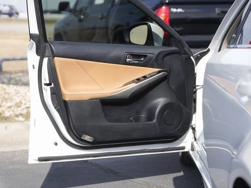 Used 2016 Lexus IS 200t w/ Premium Package image 30