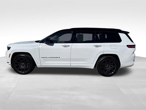 Used 2023 Jeep Grand Cherokee L Summit w/ High Altitude Package AWD/4WD image 2