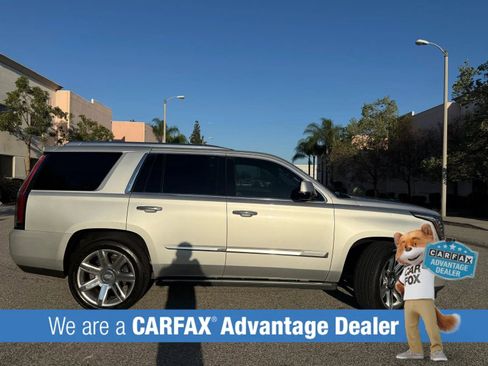 Used 2016 Cadillac Escalade Premium RWD image 3