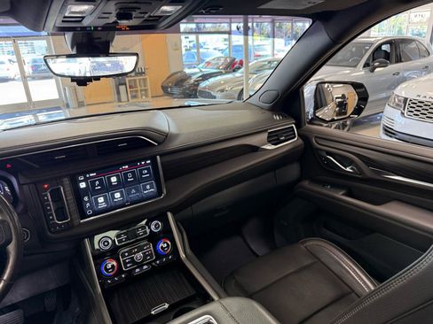 Used 2022 GMC Yukon XL Denali w/ Denali Premium Package RWD image 18