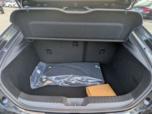 New 2026 MAZDA MAZDA3 Hatchback w/Premium Plus Pkg image 26