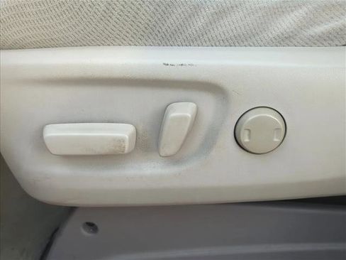 Used 2011 Toyota Sienna LE image 11