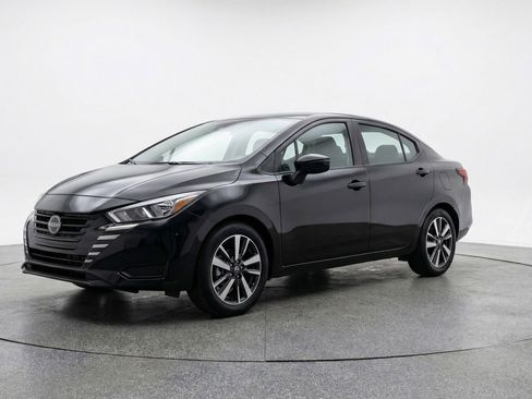 Used 2025 Nissan Versa SV FWD image 3