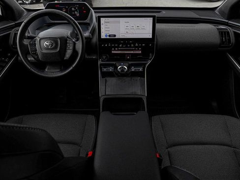 Used 2024 Toyota bZ4X XLE w/ Weather Package image 28