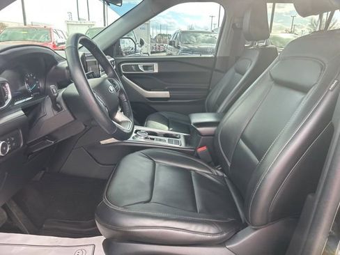 Used 2022 Ford Explorer XLT w/ Equipment Group 202A image 14