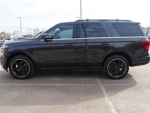 Certified 2023 Ford Expedition Limited image 4