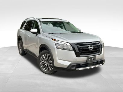 Certified 2023 Nissan Pathfinder SL w/ SL Premium Package