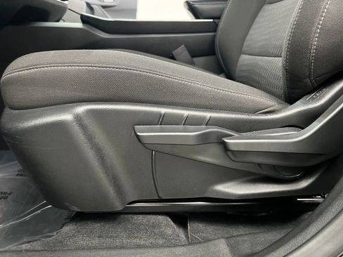 Used 2025 Chevrolet Equinox LT FWD image 10