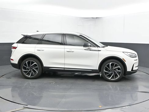 Used 2023 Lincoln Corsair Reserve w/ Equipment Group 201A AWD/4WD image 4