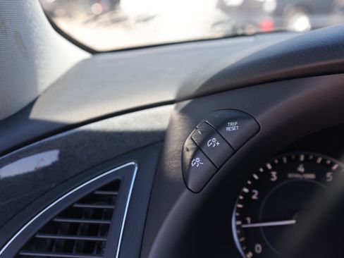 Used 2024 Nissan Armada SV RWD image 25