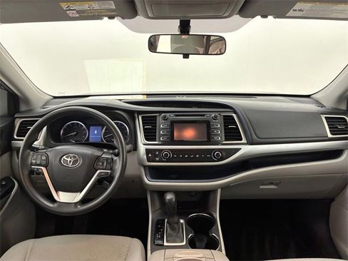 Used 2016 Toyota Highlander LE image 20