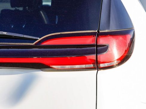 Used 2022 Chrysler Pacifica Touring-L FWD image 10