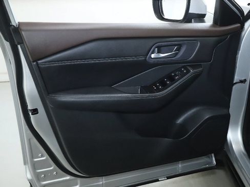 Certified 2023 Nissan Rogue SV w/ SV Premium B Package AWD/4WD image 18