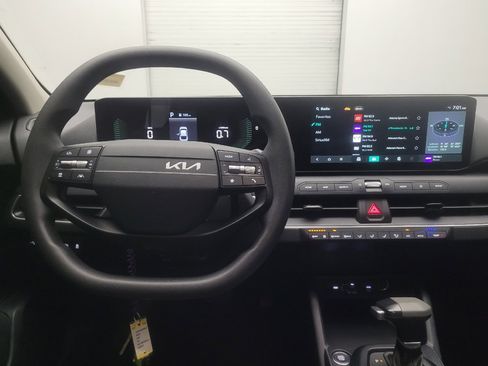 Used 2025 Kia K4 FWD image 22