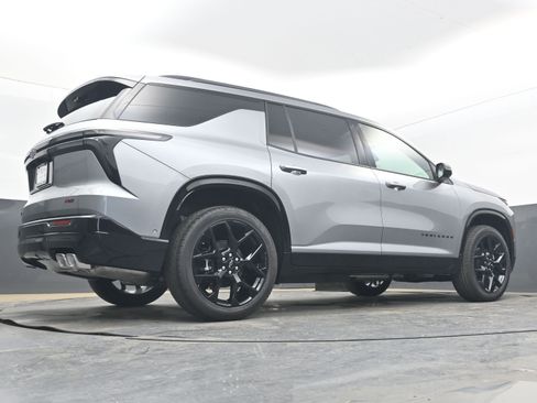 New 2026 Chevrolet Traverse RS w/ LPO, Floor Liner Package FWD image 29