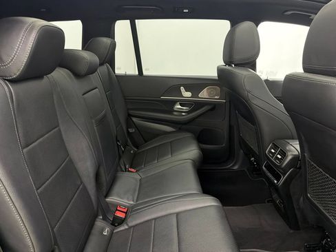 Used 2024 Mercedes-Benz GLS 450 4MATIC image 28